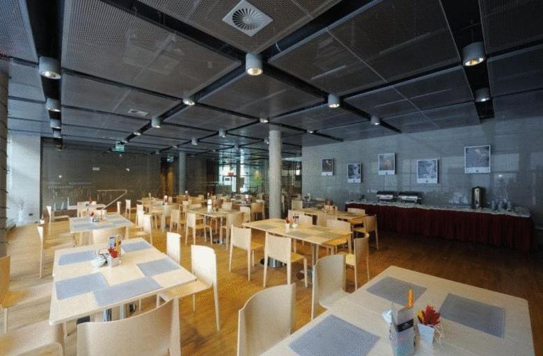 Hotel Solpark - Housity