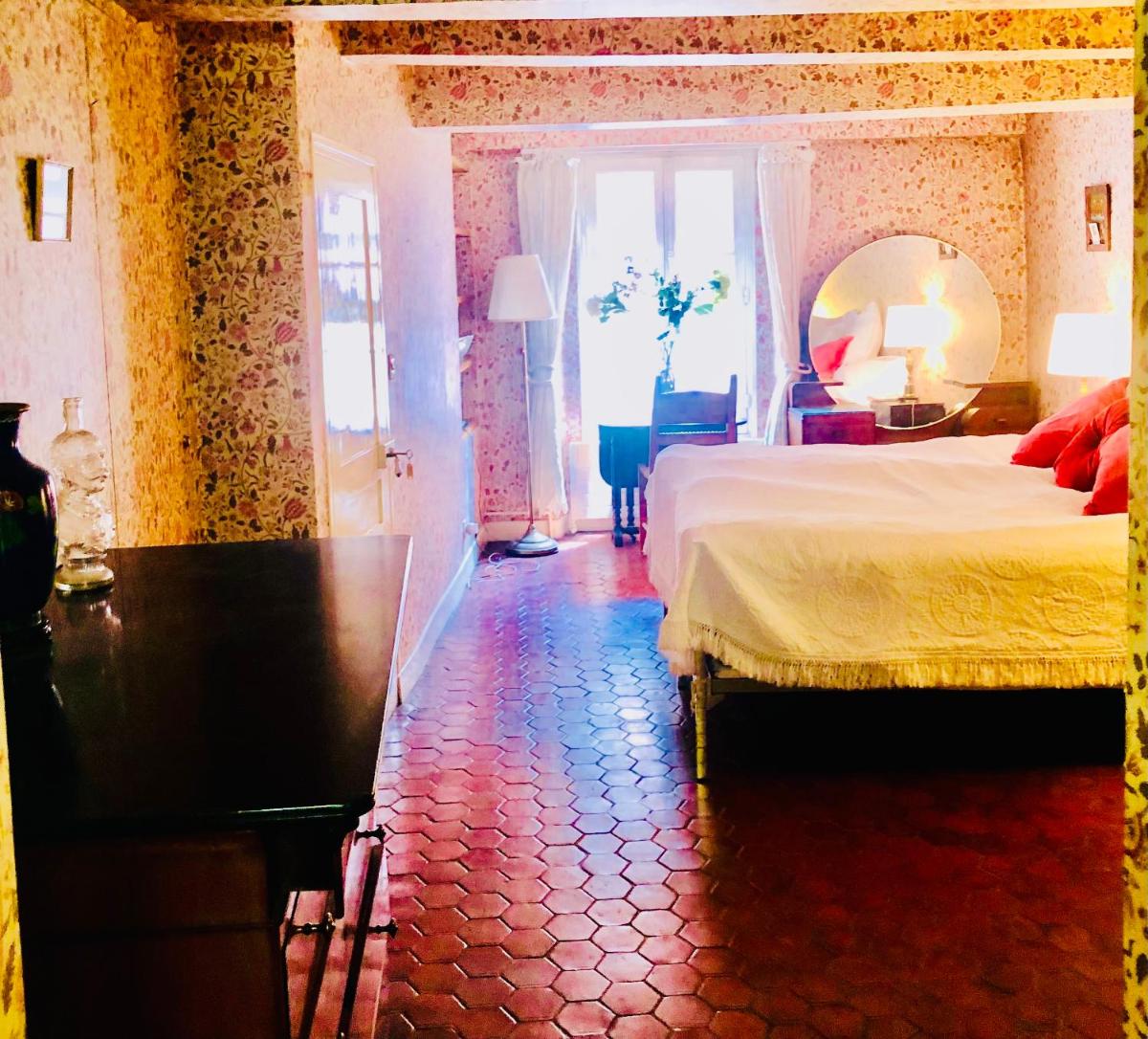 La Chambre Rose-Maison Searle à Tourtour - Housity
