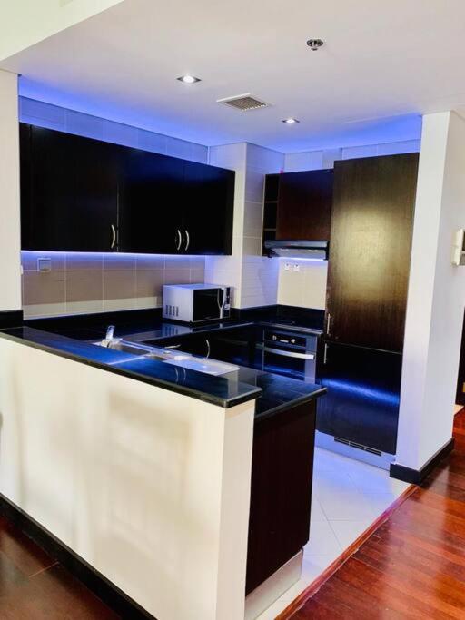 Suitetrails - Outlook Holiday Home - 1-Bedroom Apartment in Royal Amwaj South