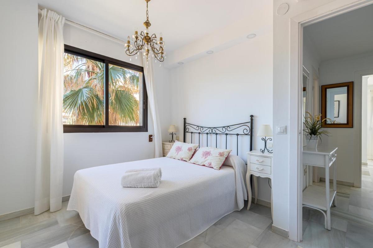Chill & Pool Apartment Torremolinos - Hizvo