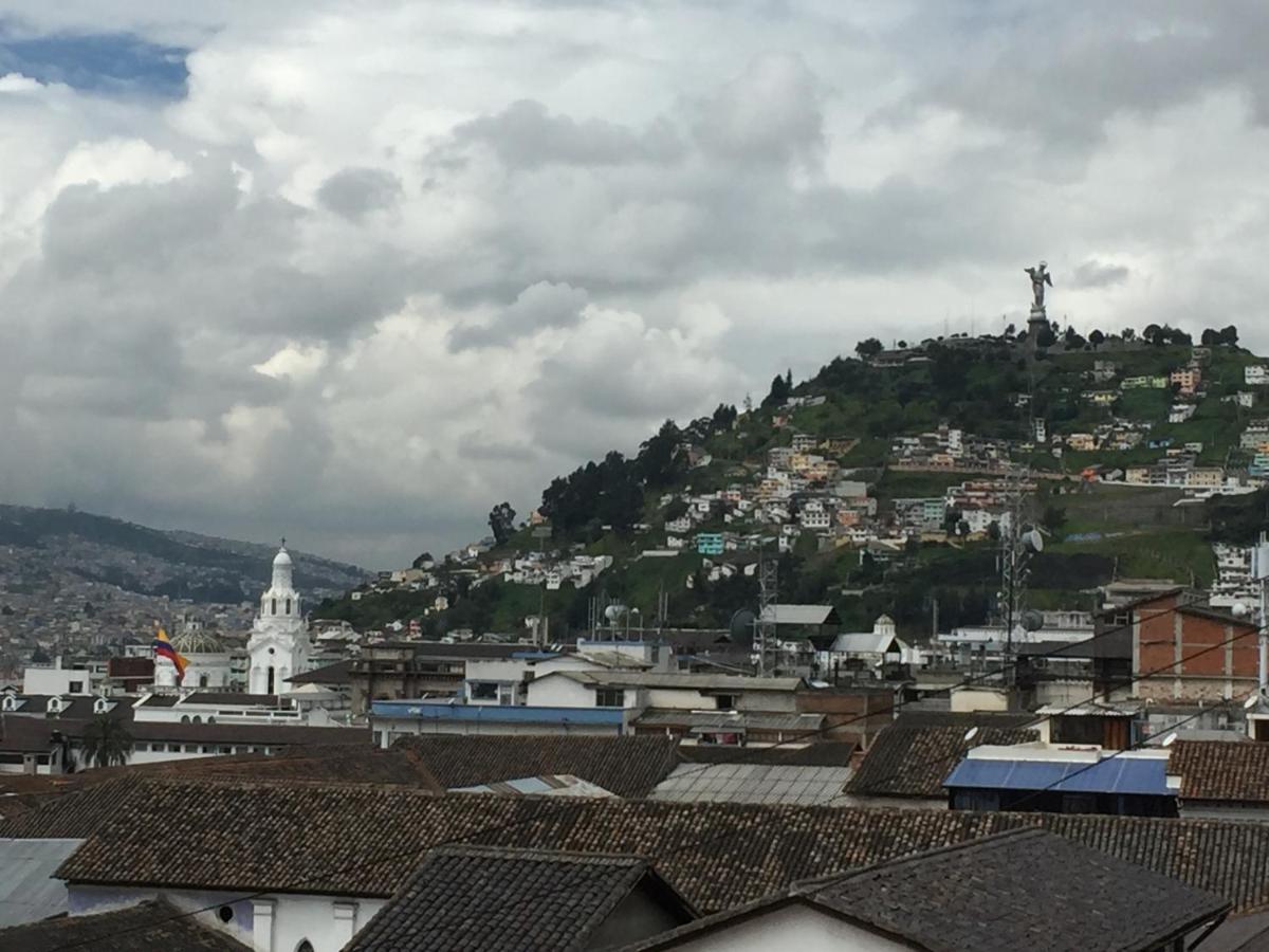 Magnificent Quito Colonial Home - Housity