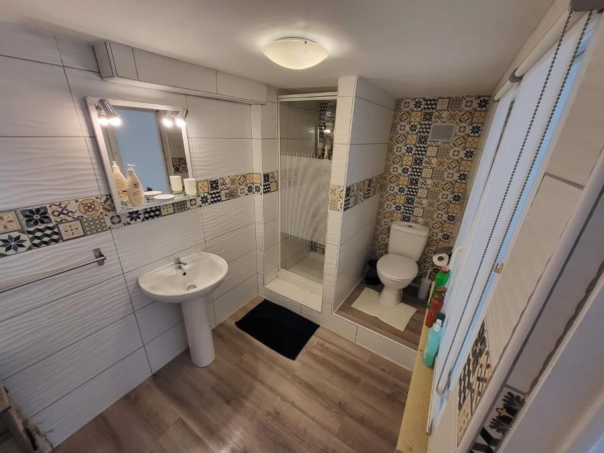 The Studio, - Housity