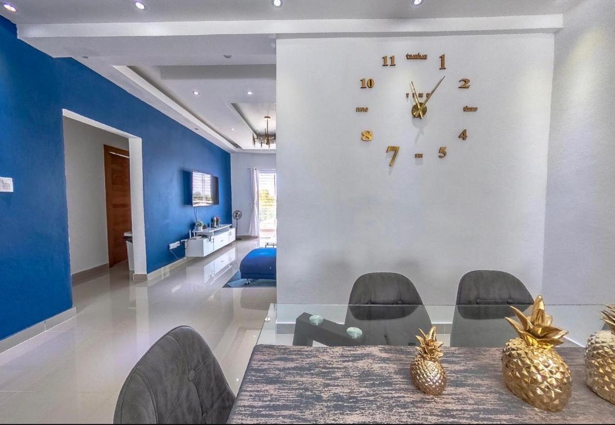 Gaurysplace. Exclusive Apt w/ Private terrace, jacuzzi, BBQ, wifi and more. - Housity