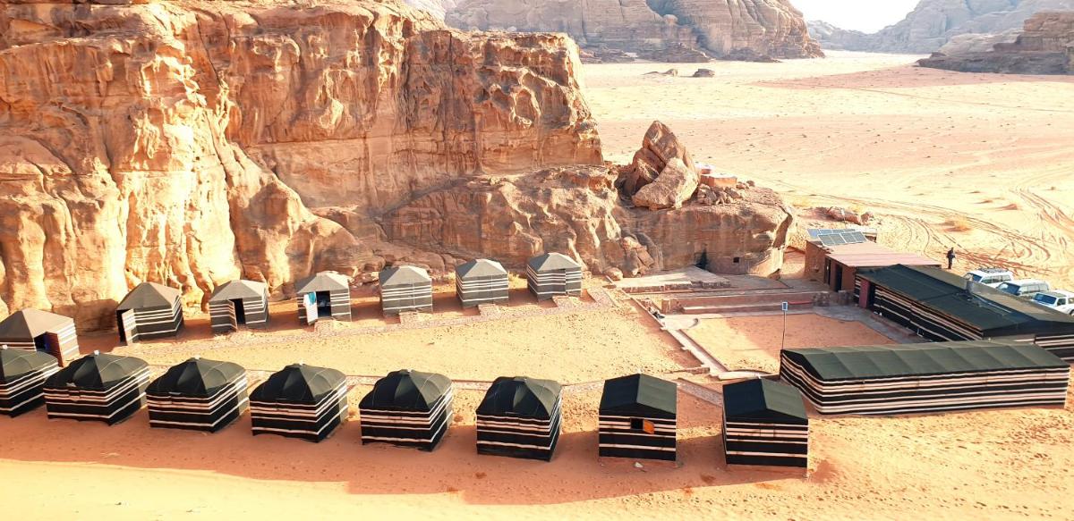 desert lovers camp - Housity