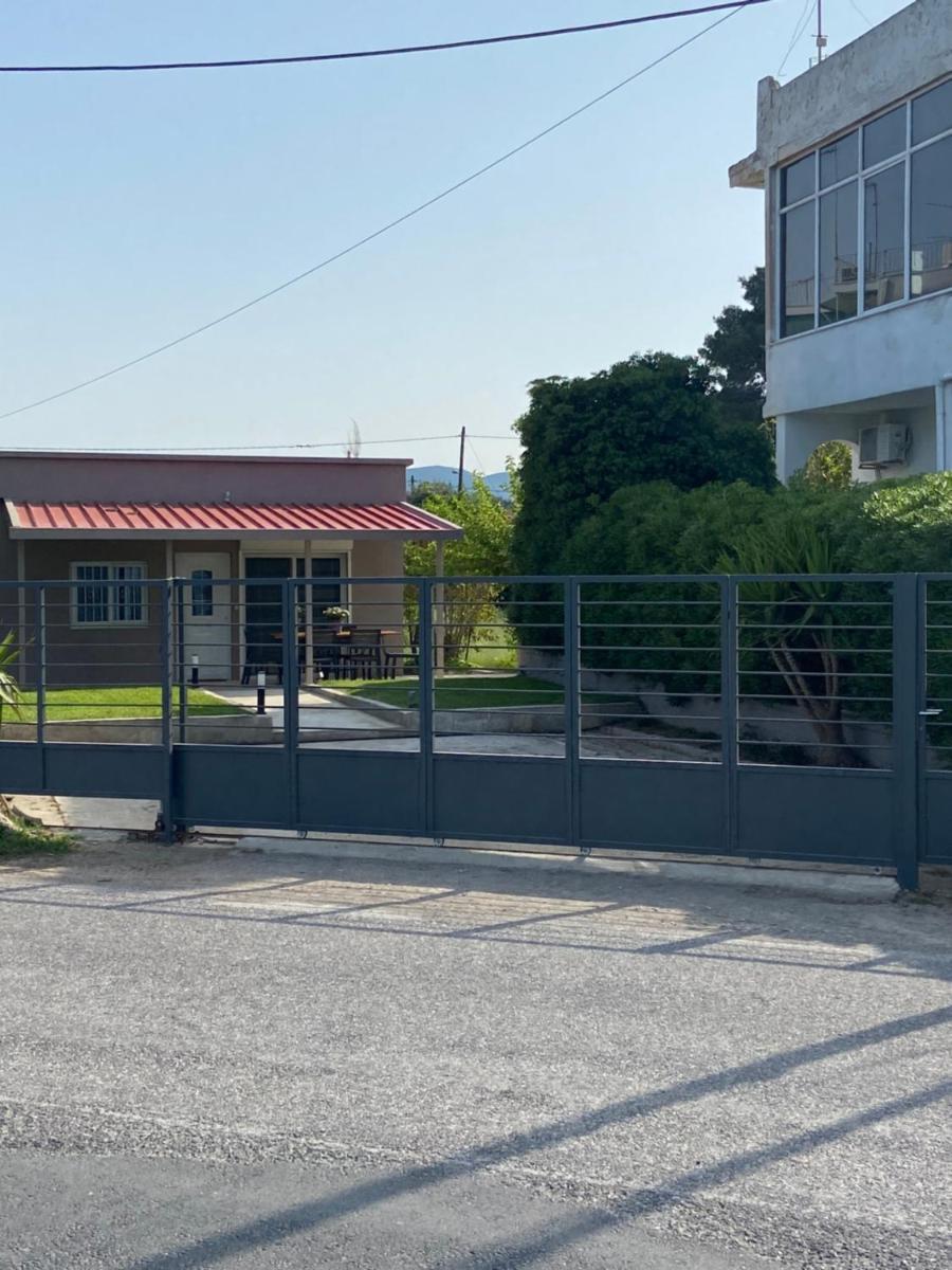 M & F HOUSE (παραλία Μαρκοπούλου Ωρωπού) - Housity