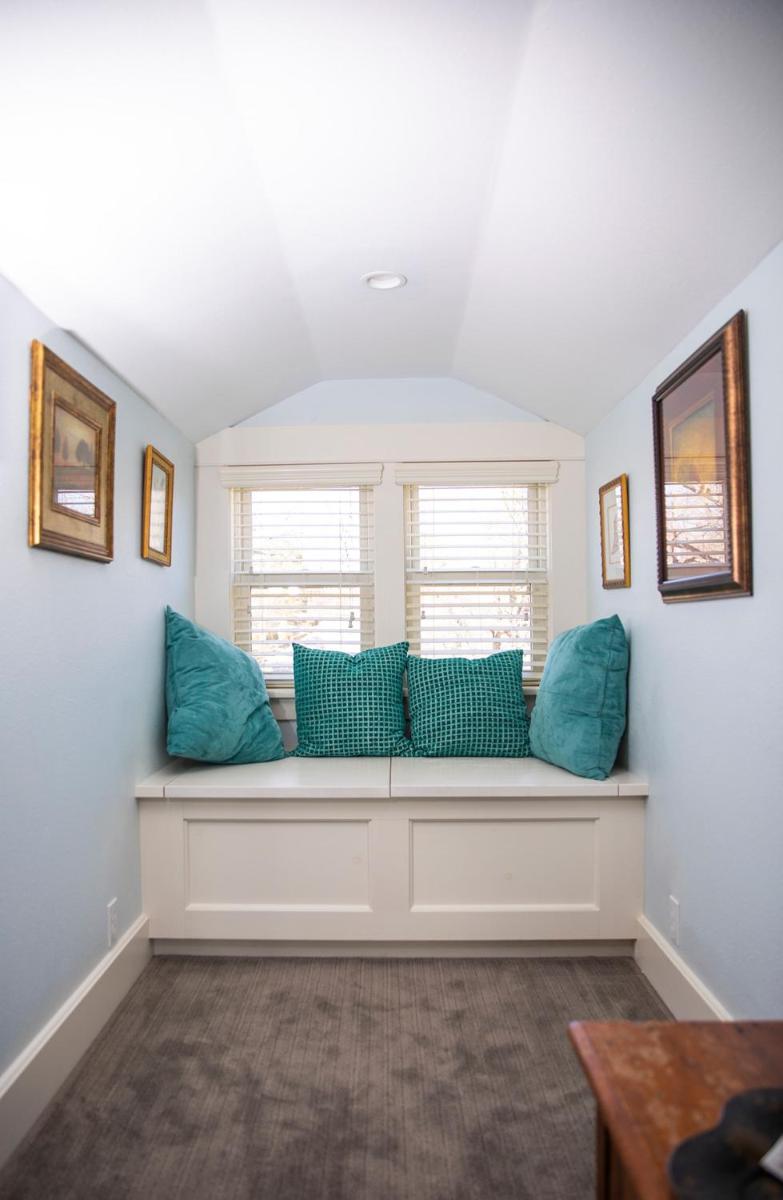 Dickson Street Bed & Breakfast - Housity