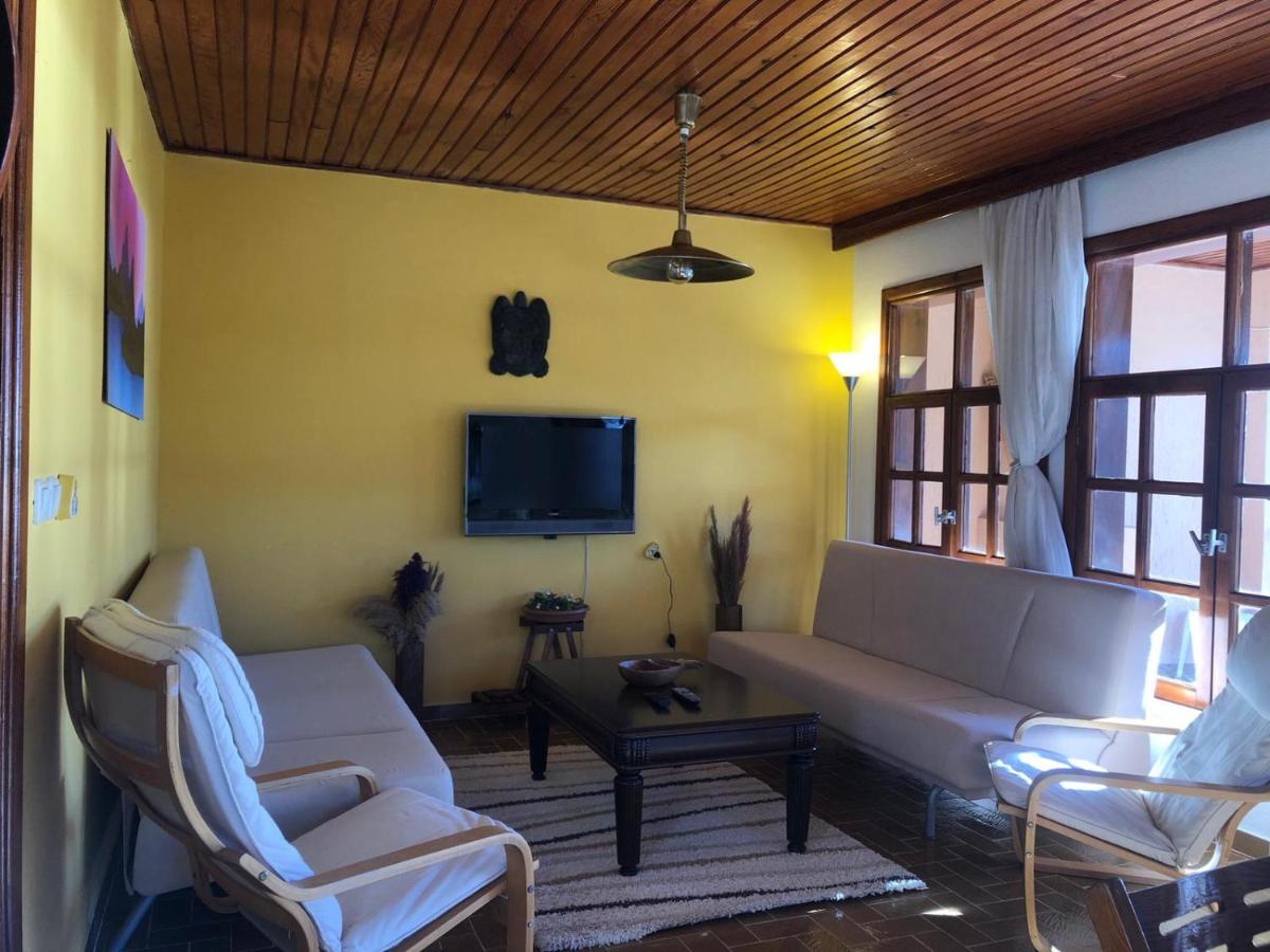 Suitetrails - SEASİDE APARTMENT m and b house