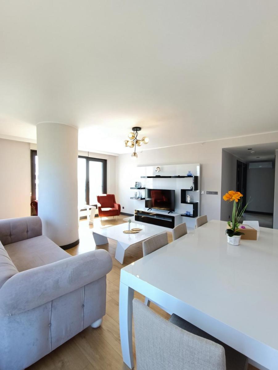 Luxury Fully Equipped 3BR 2BA Apartment by Siena Suites - Hizvo