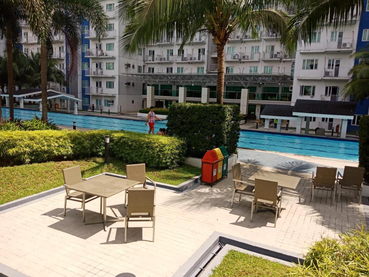 D' North Pad at Grass - Housity