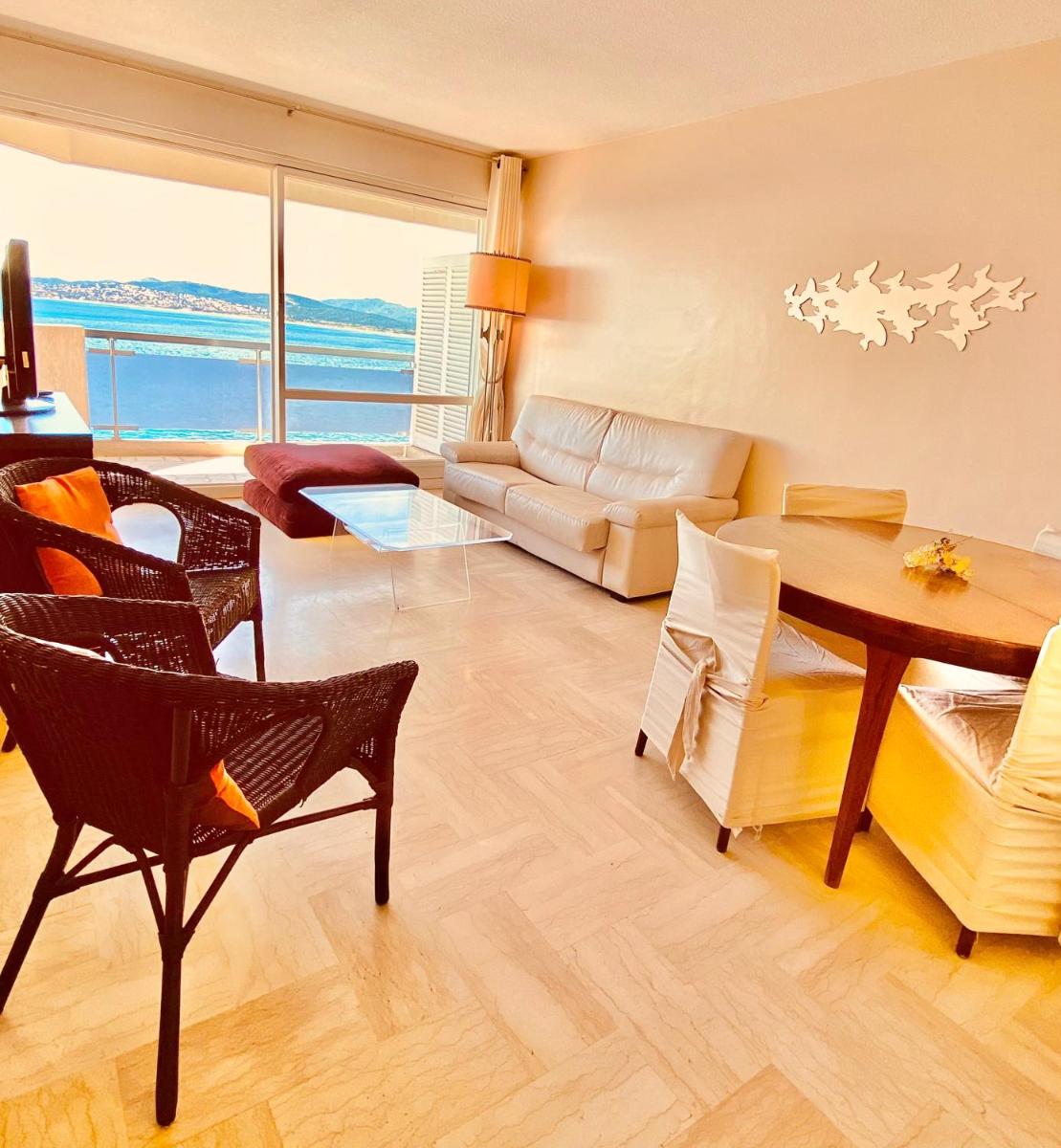 DIANA Vue Mer Face Plage - Housity