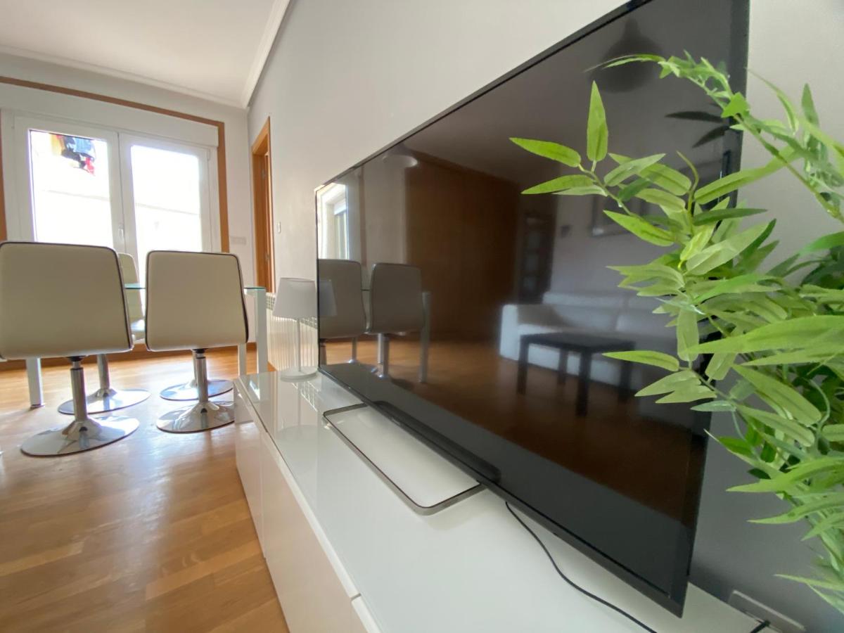 Apartamento a 5 min caminando de la Playa Sta. Cristina, Oleiros (Terraza, Parkin, ) - Housity