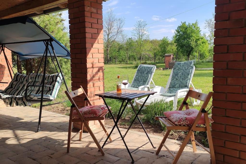 Well-located rural house on a spacious fenced lot - Housity