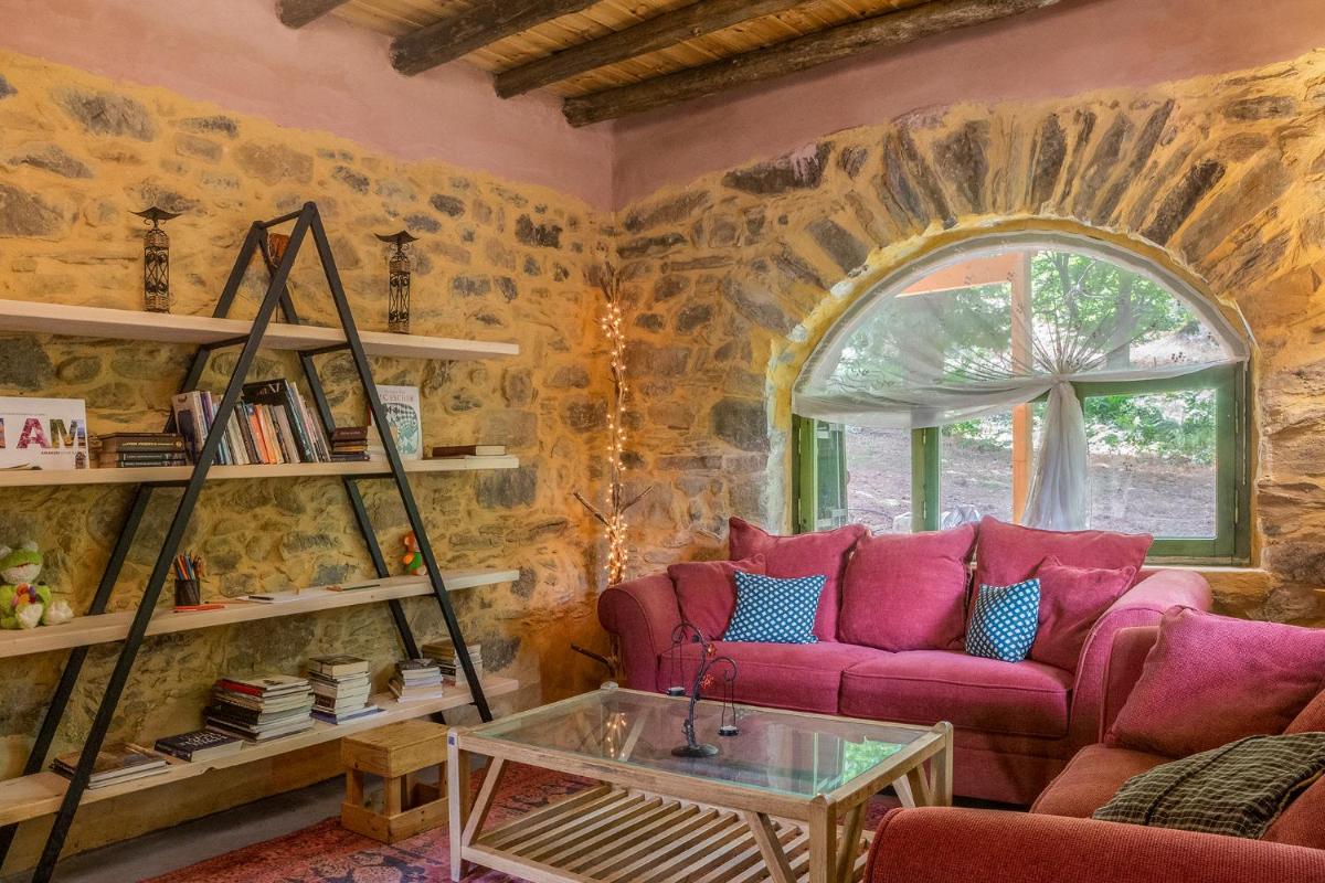 Hani Kastania - Chania retreat for families and groups for holidays and workshops - Housity
