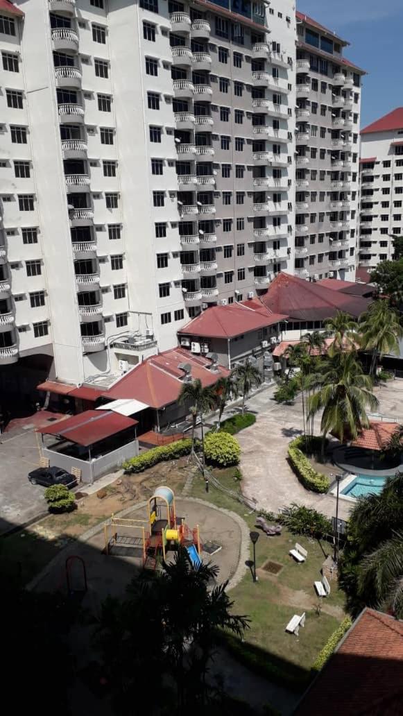 Suitetrails - Sri Glory Apartment
