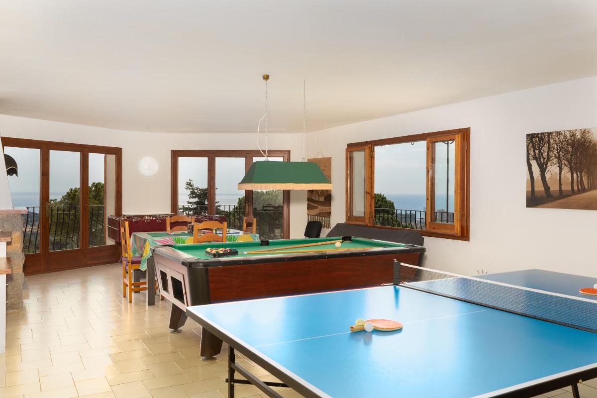 Hauzify I Casa Suredes - Housity