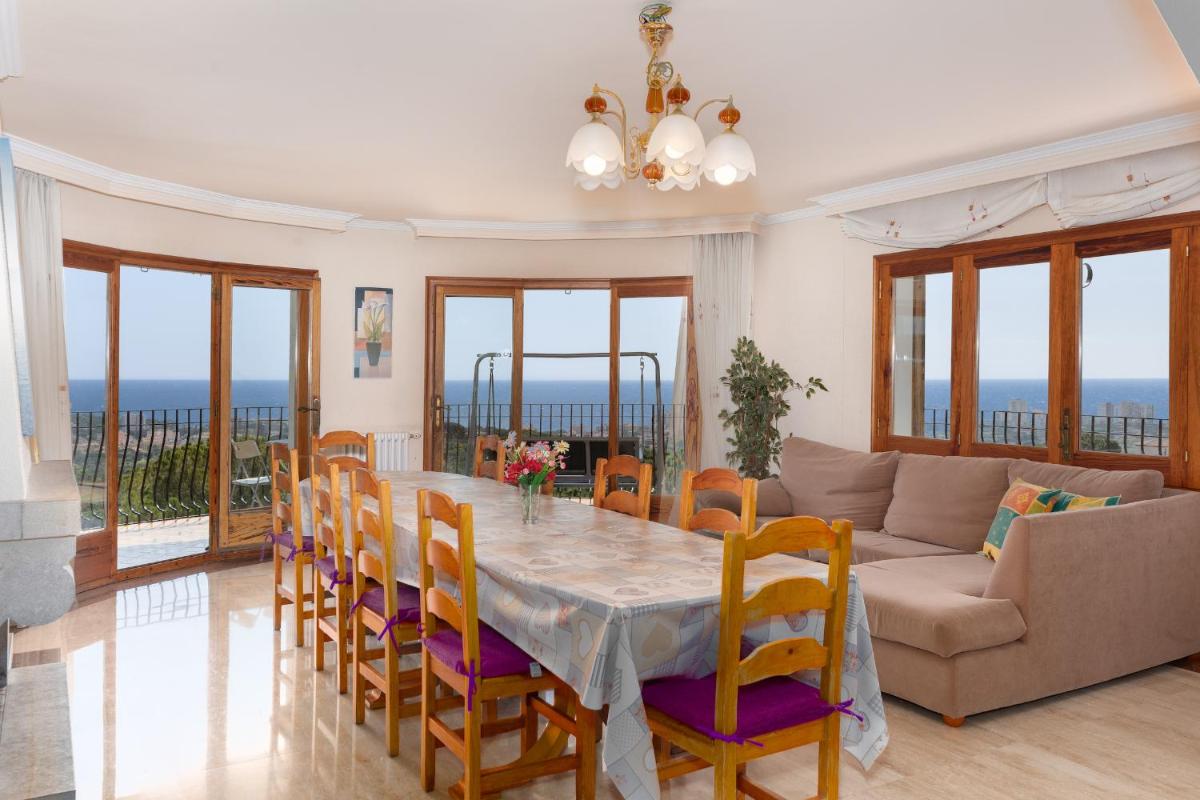 Hauzify I Casa Suredes - Housity