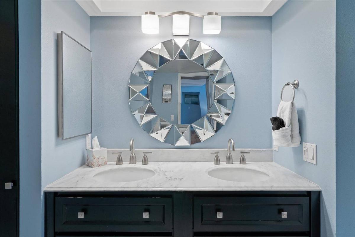 Red Rock Retreat - Housity