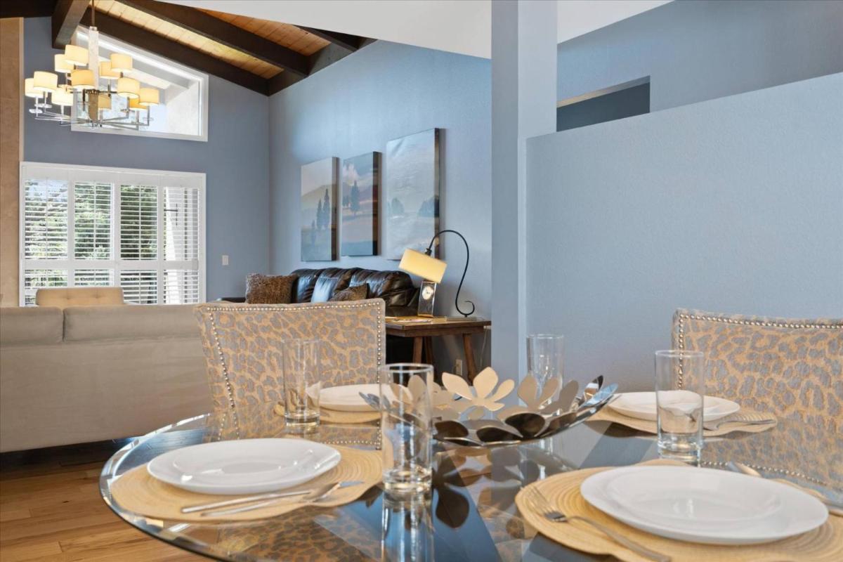 Red Rock Retreat - Housity