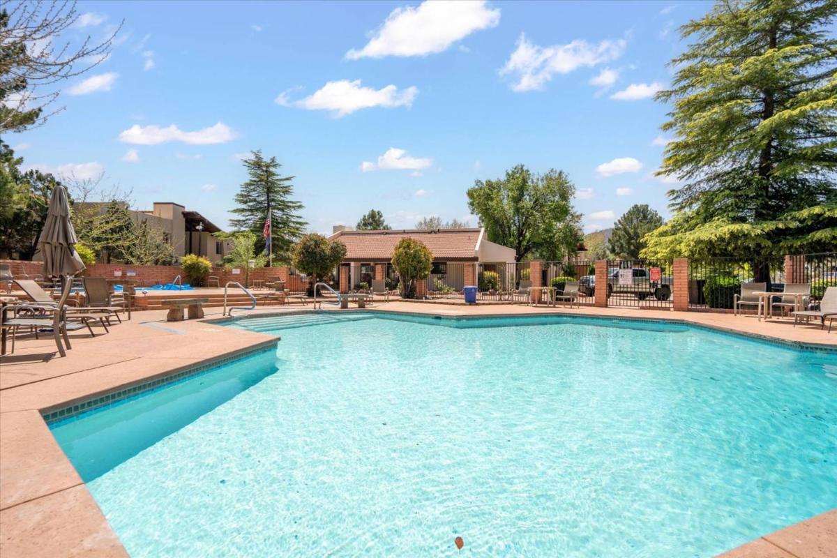 Red Rock Retreat - Housity