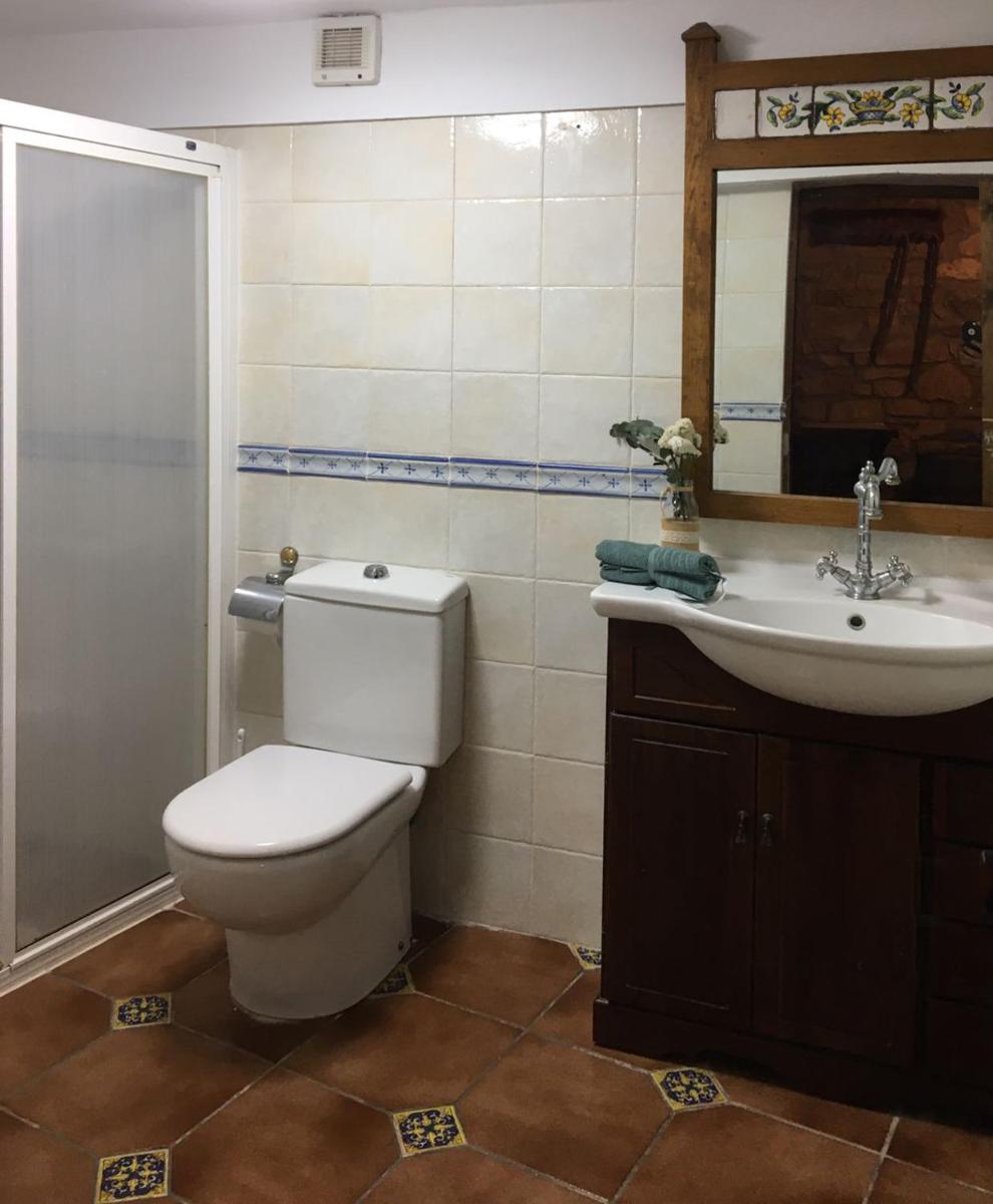 Vive la vida rural: Alojamiento en Les Piles. NIU RURAL, S.L. - Housity