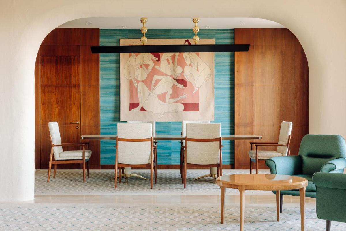 Uma área de estar em Four Seasons Hotel Ritz Lisbon
