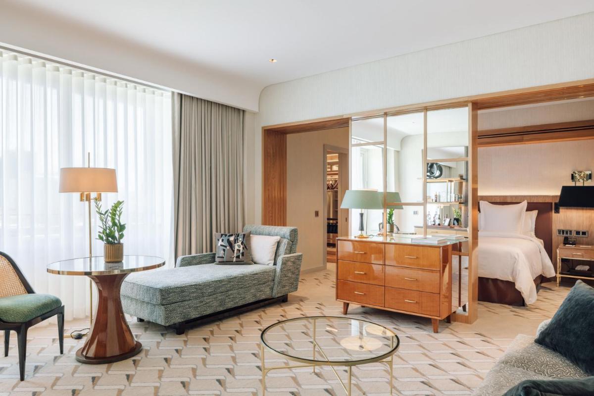 Uma cama ou camas num quarto em Four Seasons Hotel Ritz Lisbon