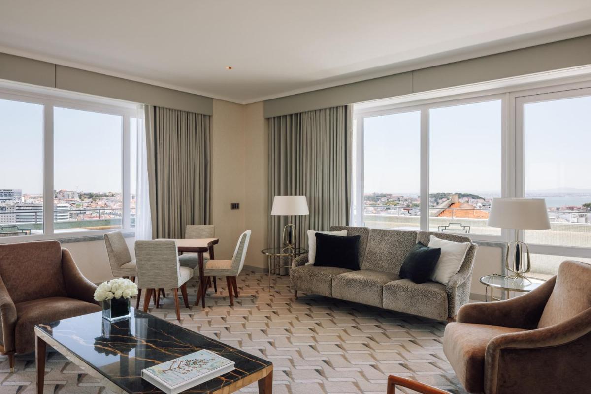 Uma área de estar em Four Seasons Hotel Ritz Lisbon