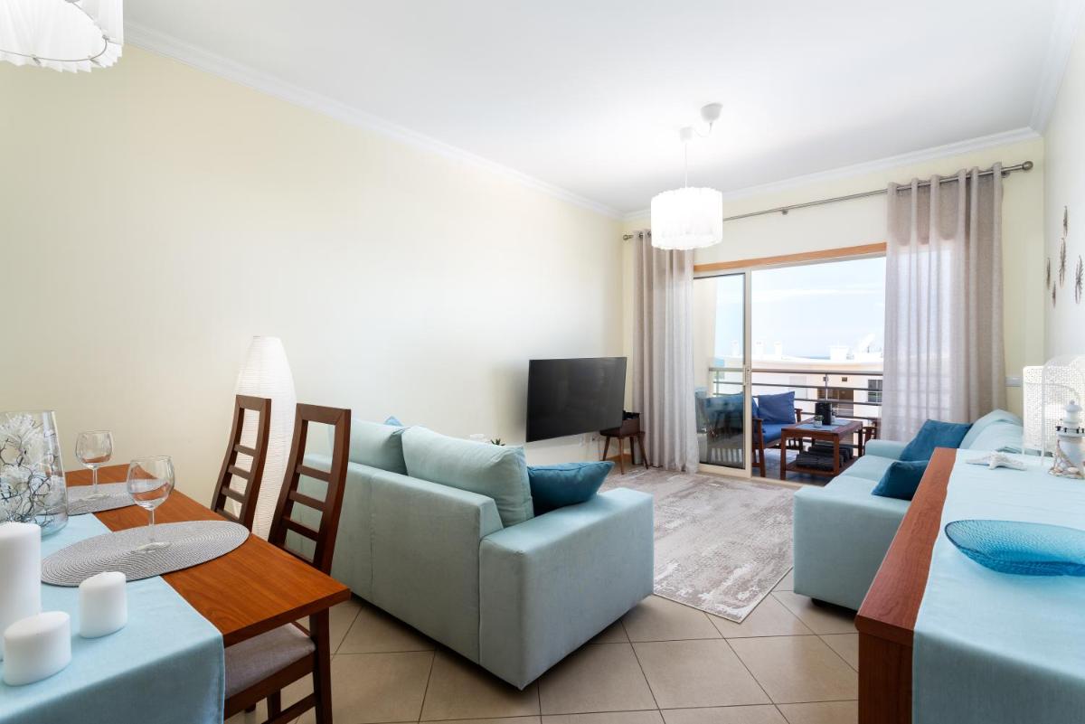 Ocean view Apartment with panoramic Terrace, 2 Swimming pools & Tennis court - Housity
