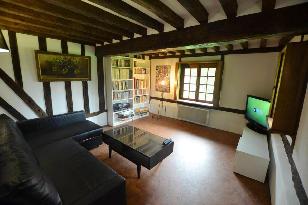 Maison de 2 chambres avec jardin clos et wifi a Berthouville - Housity