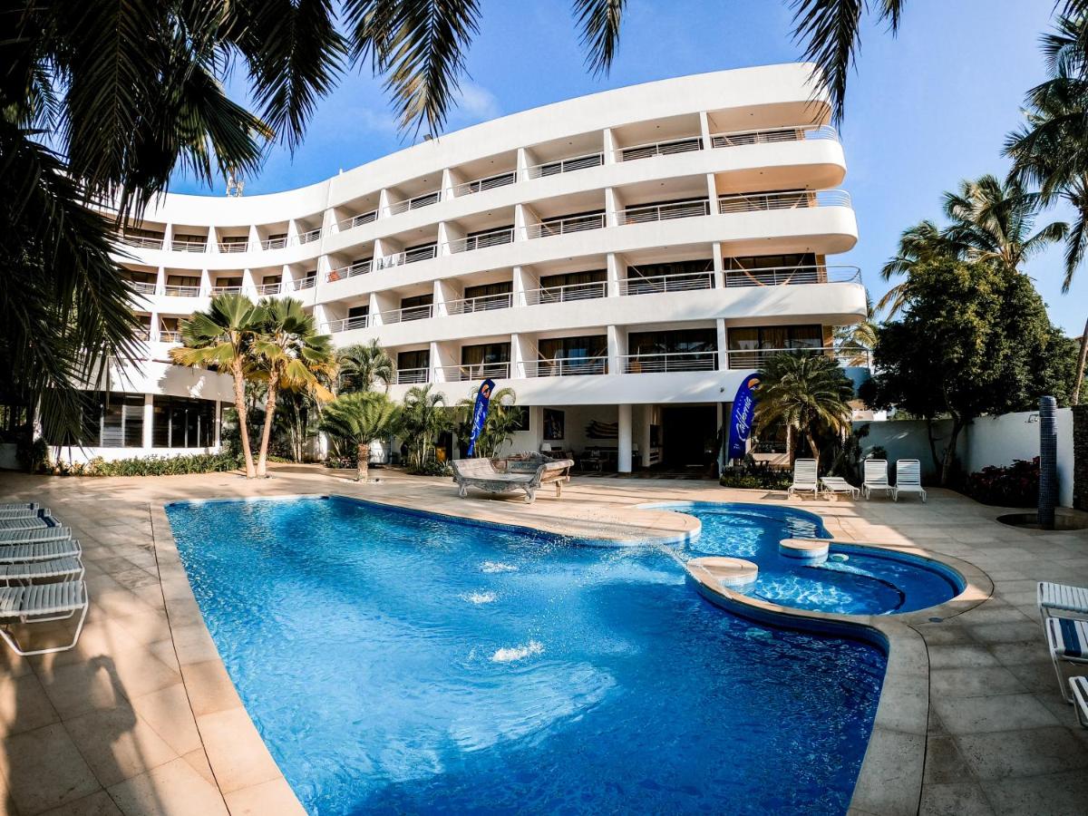 Hotel California Playa El Yaque - Housity