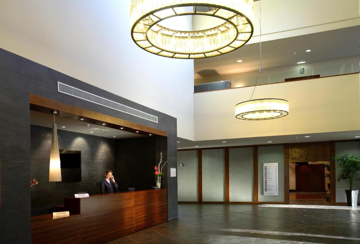El vestíbulo o zona de recepción de Hotel & Spa Real Badaguás Jaca
