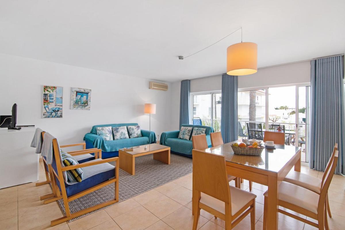 Costa Cabanas 62 - Housity