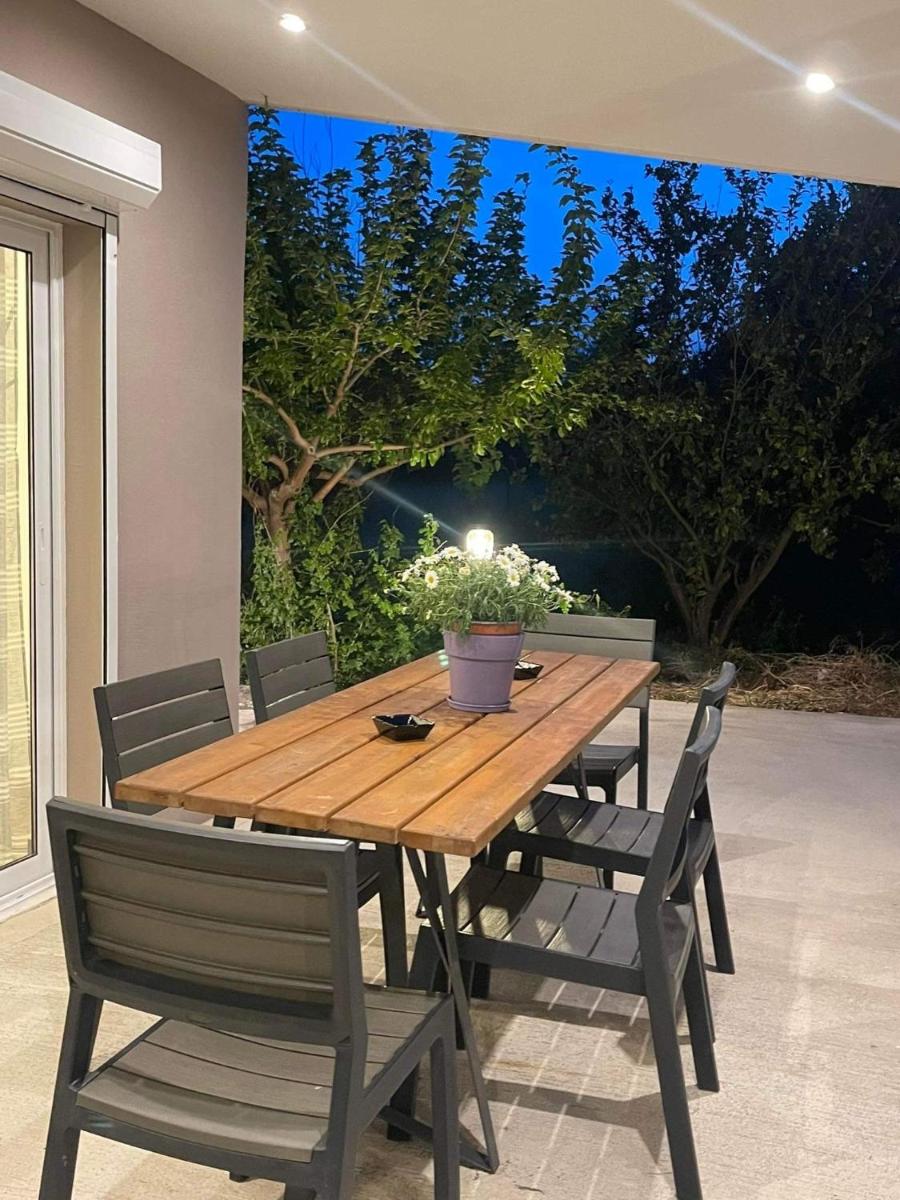 Suitetrails - M & F HOUSE (παραλία Μαρκοπούλου Ωρωπού)