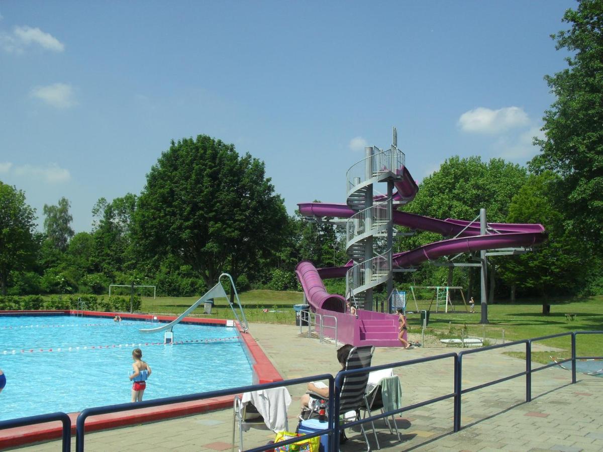 Stellechalets op Vakantiepark Stelleplas - Heinkenszand - Housity