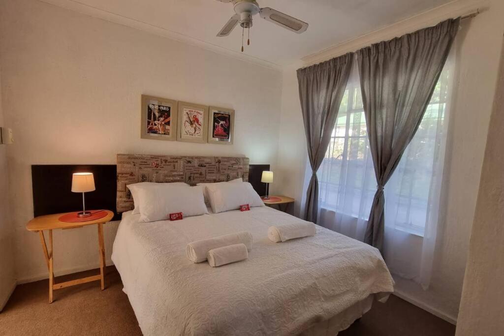The Lowveld Aloe: Cosy 1 bedroom cottage with large pool - Housity