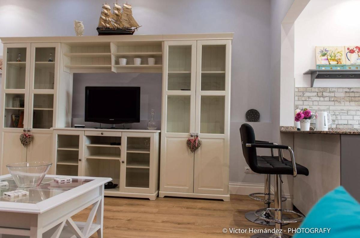 Suitetrails - Flatguest Living House
