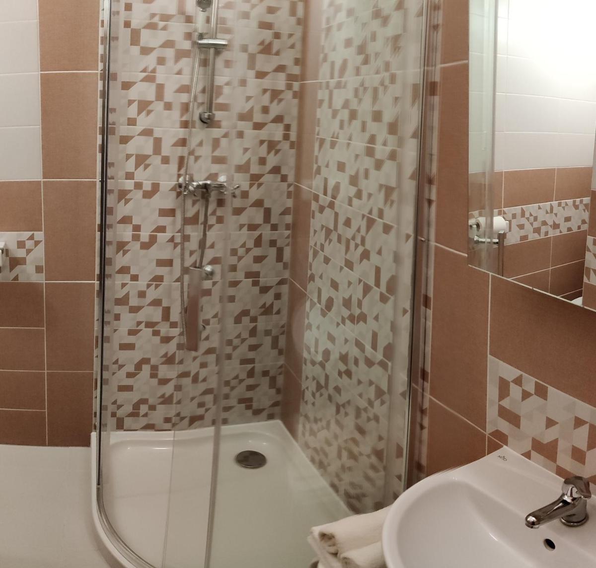 Penzion Pacovka - Housity