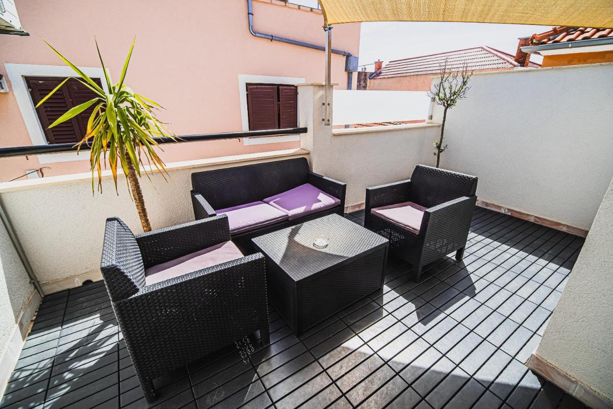 Downtown Park Apartments with Balcony - Housity
