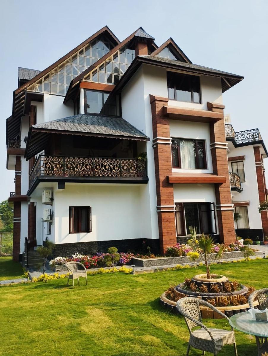 Matoshree Club and Resort - Housity