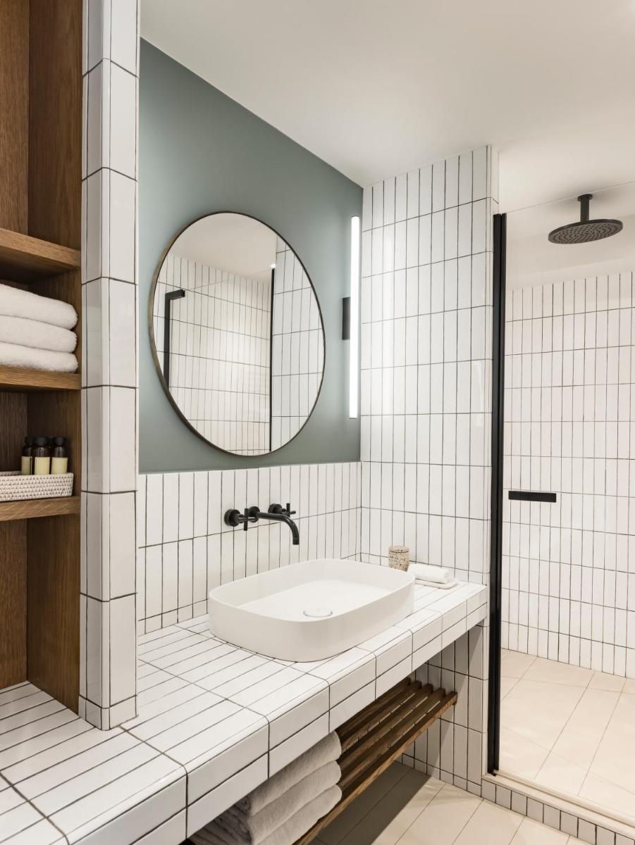 Salle de bains dans l'établissement Hôtel & Spa Belle Plage
