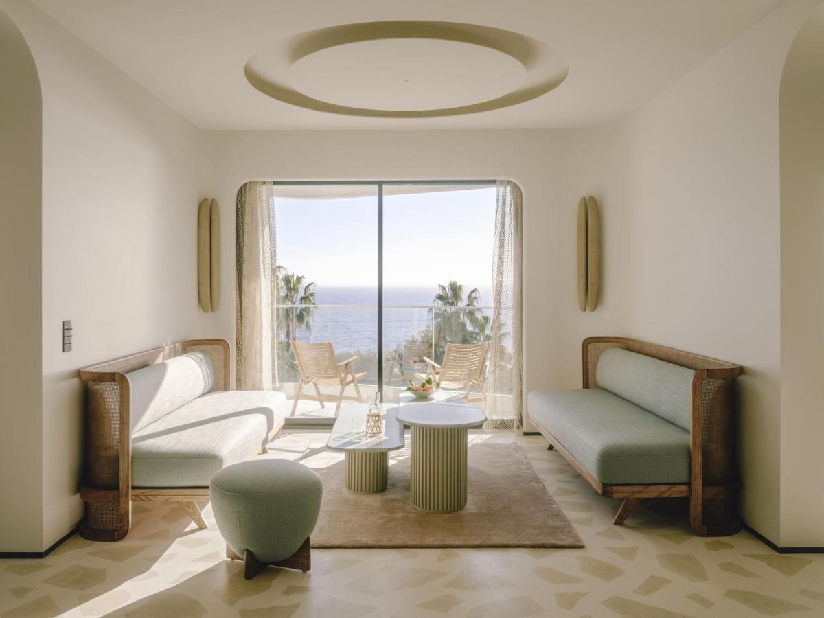 Coin salon dans l'établissement Hôtel & Spa Belle Plage