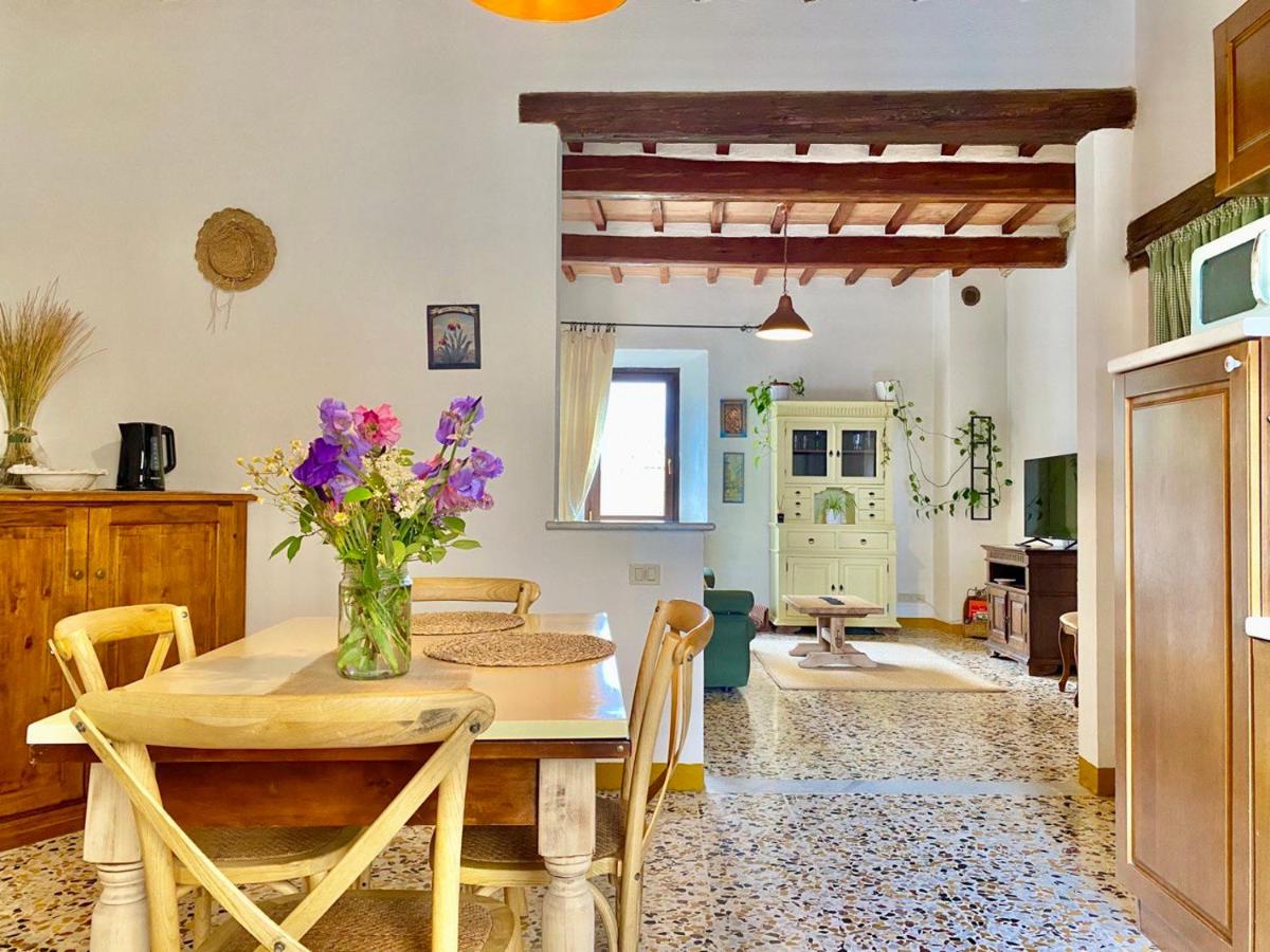 DIMORA DEL POGGIO - Charming Historic Centre - San Quirico d'Orcia - Housity