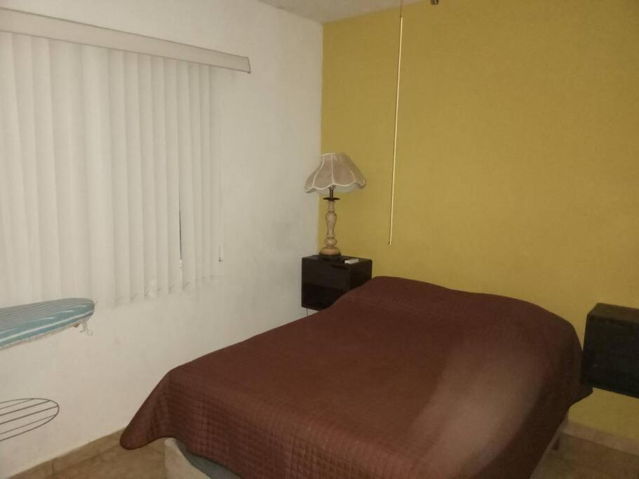 Casa completa en privada y con cochera - Housity