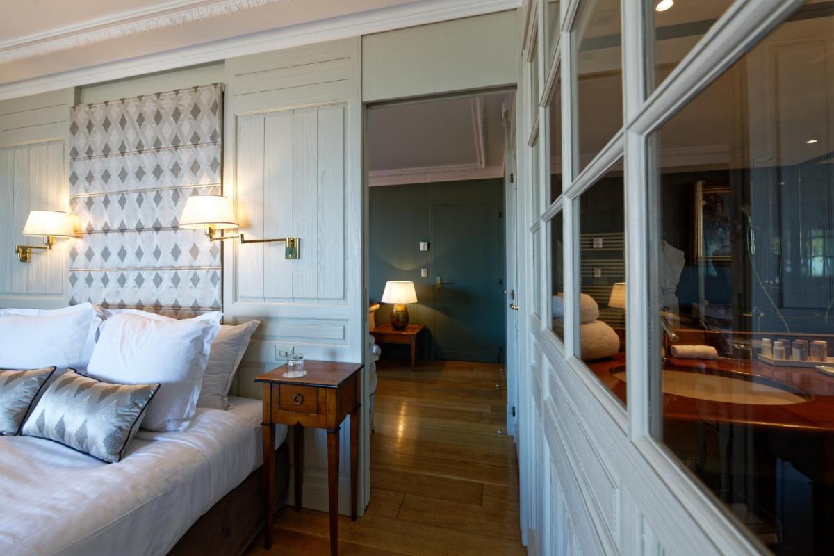 Coin salon dans l'établissement HR Hôtel-Restaurant & Spa Marin