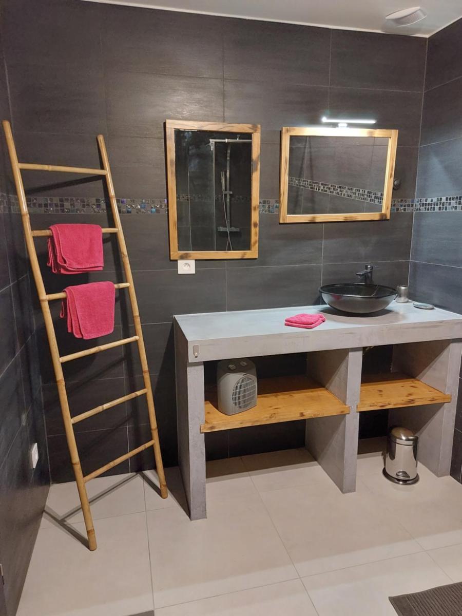 Le Mas des Roches Jacuzzi privatif - Housity