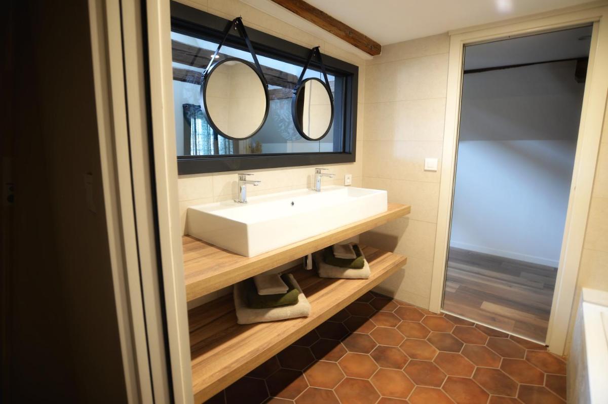 Maison 1686 - Housity