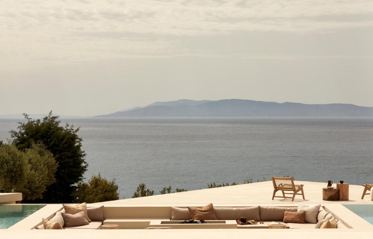Sui Generis Villa - Housity