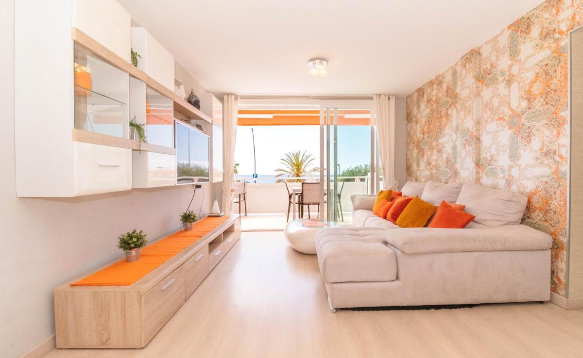 A few steps from the beach of Las Vistas - Housity