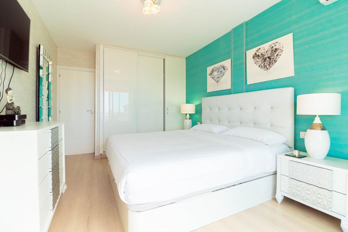 A few steps from the beach of Las Vistas - Housity