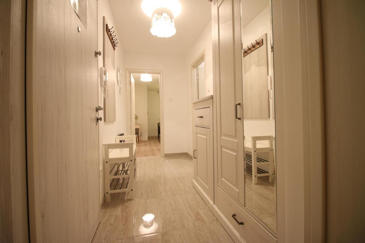 Višnja-Ravnice - Housity